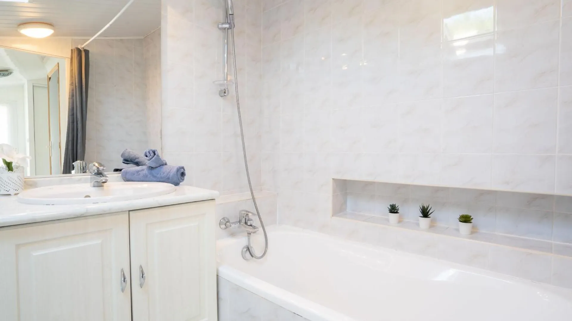 Holiday Home Les Azalees By Interhome Ploumilliau